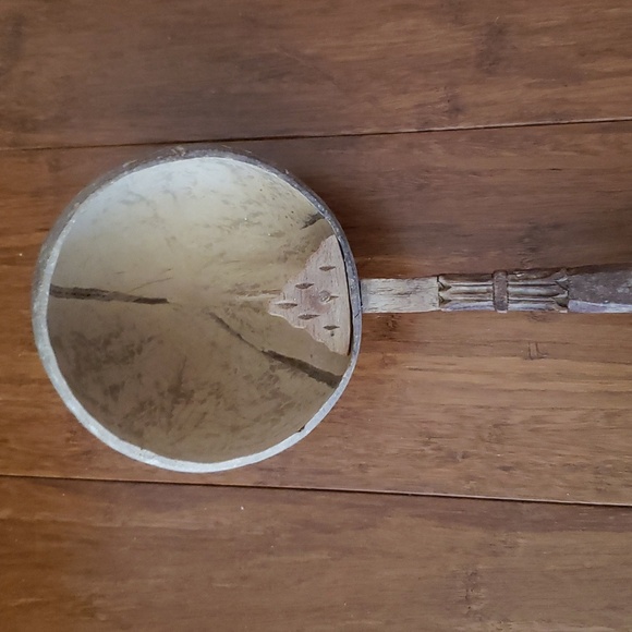 Vintage Handmade Coconut Shell dipper with carved wooden handle - Picture 3 of 7